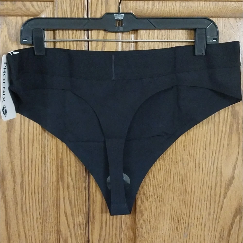 Phoenix NWT Malibu Thong Size 1X Black Seamless UV Protection Moisture Control